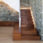 Scala in legno fronte